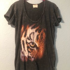 Tiger shirt small